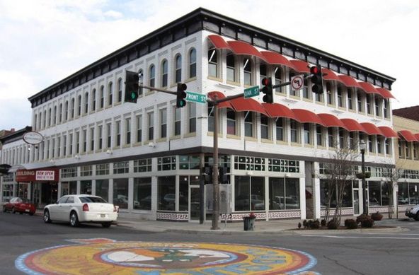 Halter Building: 1125 Oak St, Conway, AR 72032